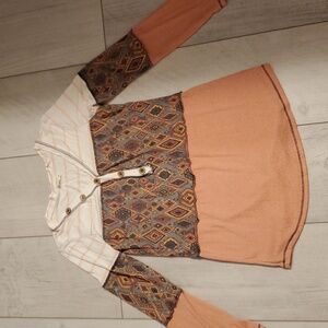 Size large long sleeve top